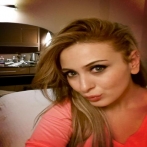 Farrah yousef sur yala.fm
